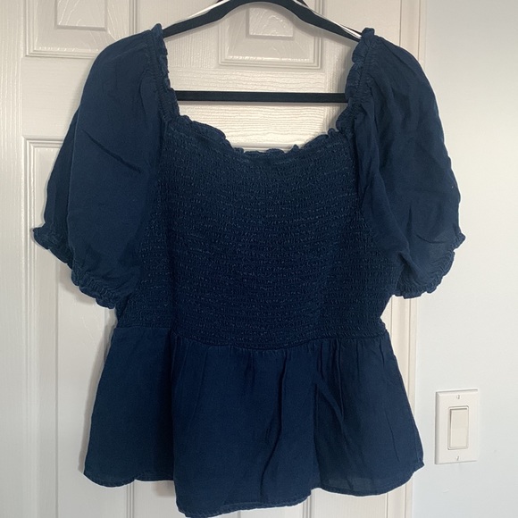 Chambray Denim Puff Sleeve Top - Picture 3 of 4